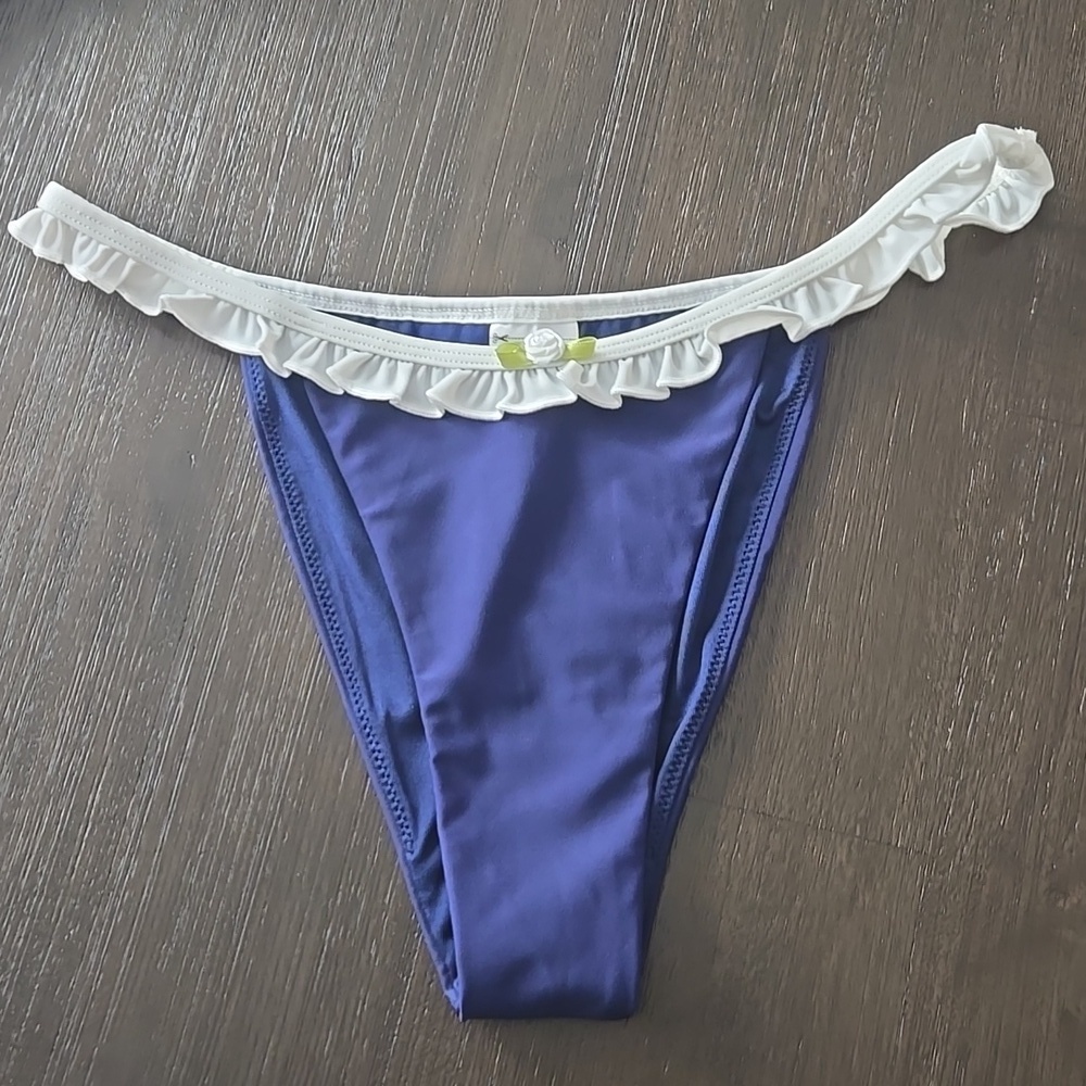 Edikted Kellie Navy Bikini Set Size Medium - Picture 5 of 13
